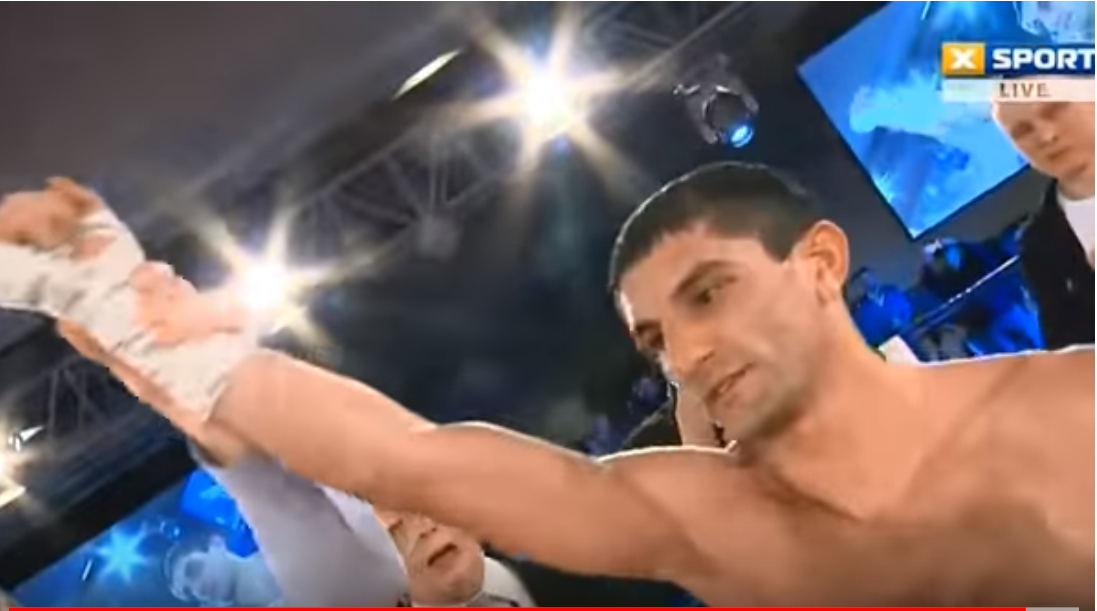 Ermeni boksör dünya şampiyonu unvanını ikinci kez korudu