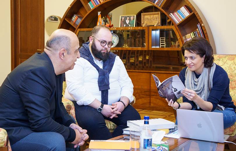 Nikol Paşinyan’ın eşi Anna Hakobyan İstanbul Ermenisi Dayk Miricanyan’ı kabul etti