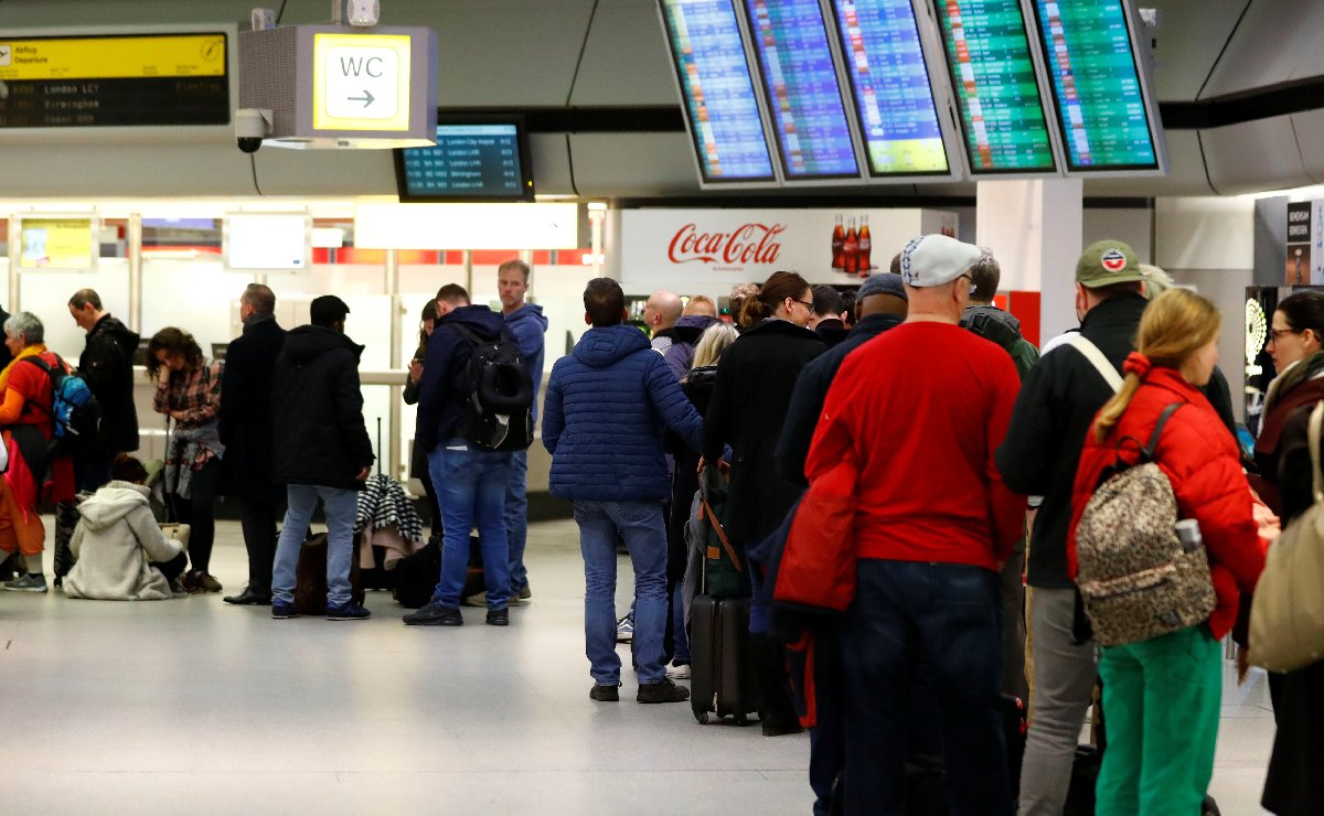 Almanya havalimanlarında tam günlük grev başladı