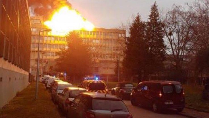 Fransa'nın Lyon Üniversitesi'nde bir patlama meydana geldi