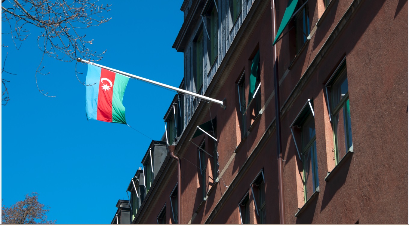 Azerbaycan'ın İsviçre Büyükelçiliği'nin 1 dolarlık kampanyası