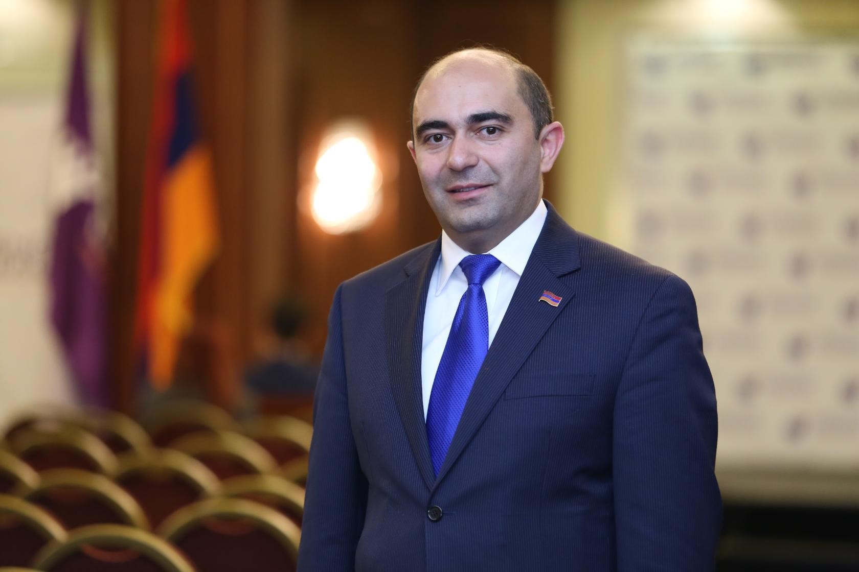 Ermeni Milletvekili: Azerbaycan’a ‘Kadife Devrim’ diliyorum
