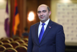 Ermeni Milletvekili: Azerbaycan’a ‘Kadife Devrim’ diliyorum
