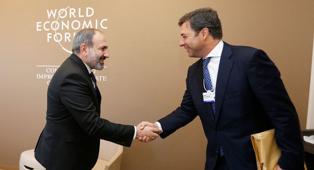 Paşinyan, Davos'ta uluslararası yatırımcılar ile Ermenistan projelerini görüştü