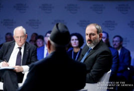 Davos Zirvesi'ne katılan Paşinyan İsviçre’de bir dizi temaslarda bulundu