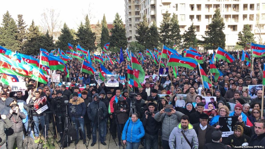 Azerbaycan'da muhalefet gösterisi yasaklandı