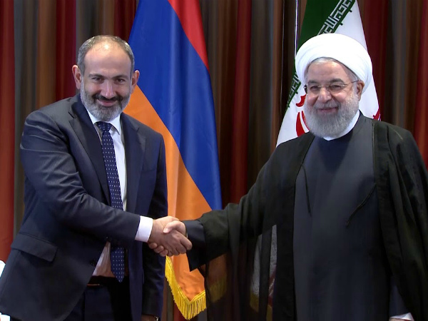 Paşinyan'dan Ruhaniye tebrik mesajı: "Eminim, İran İslam Cumhuriyeti gelişmeye devam edecek"