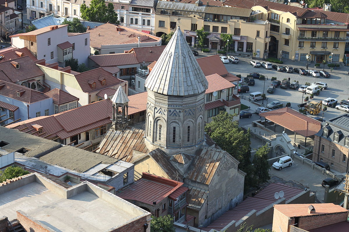 Tiflis’te Ermeni kilisesinin yanında Azerbaycan’lının çektiği video yeni değil