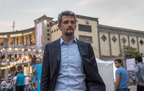 Garo Paylan: "Anadil onurundur"