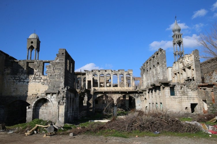 Թուրք-քրդական բախումների հետևանքով վնասված հայկական Սուրբ Կիրակոս եկեղեցին կվերականգնվի