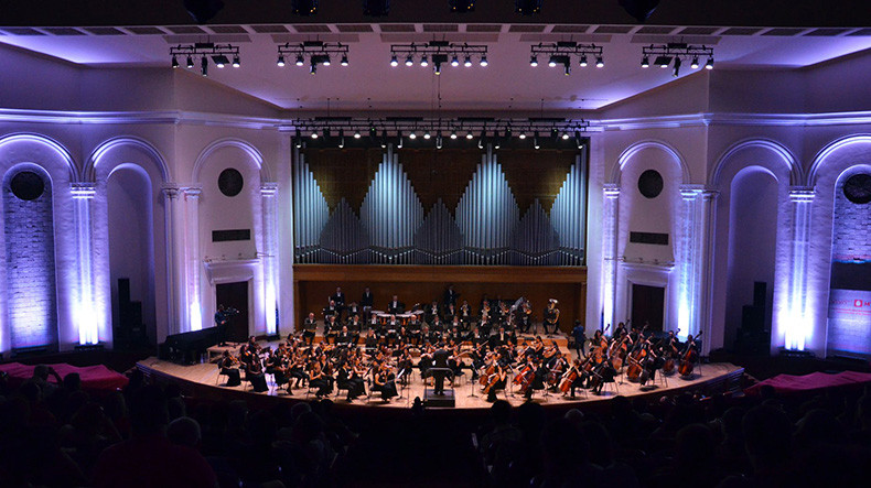 Ermenistan Senfoni Orkestrası Dubai'de  dünya film müziği alanında yeni formatla sahneye çıkacak