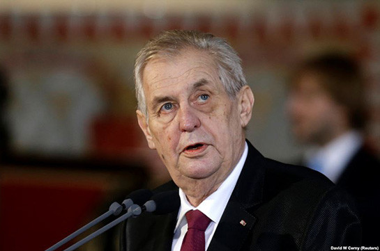 Президент Чехии обвинил Турцию в союзничестве с ИГ