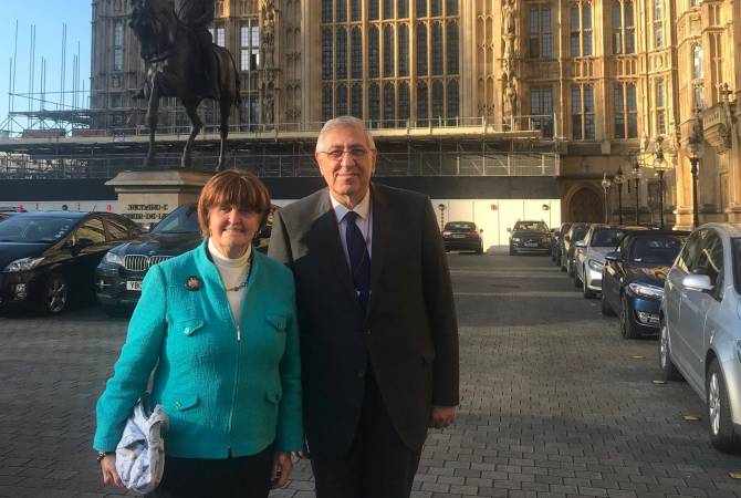 Birleşik Krallığında Ermenistan Büyükelçisi barones Caroline Cox ile görüştü