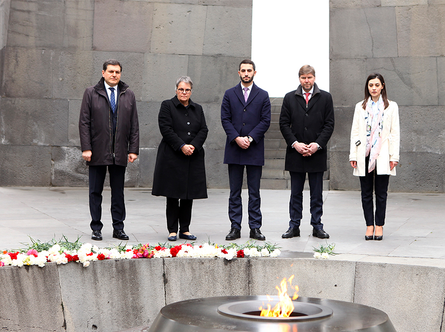 Avrupa Konseyi Parlamenterler Meclisi Başkanı, Ermeni Soykırımı Anıt Kompleksi'ni ziyaret etti