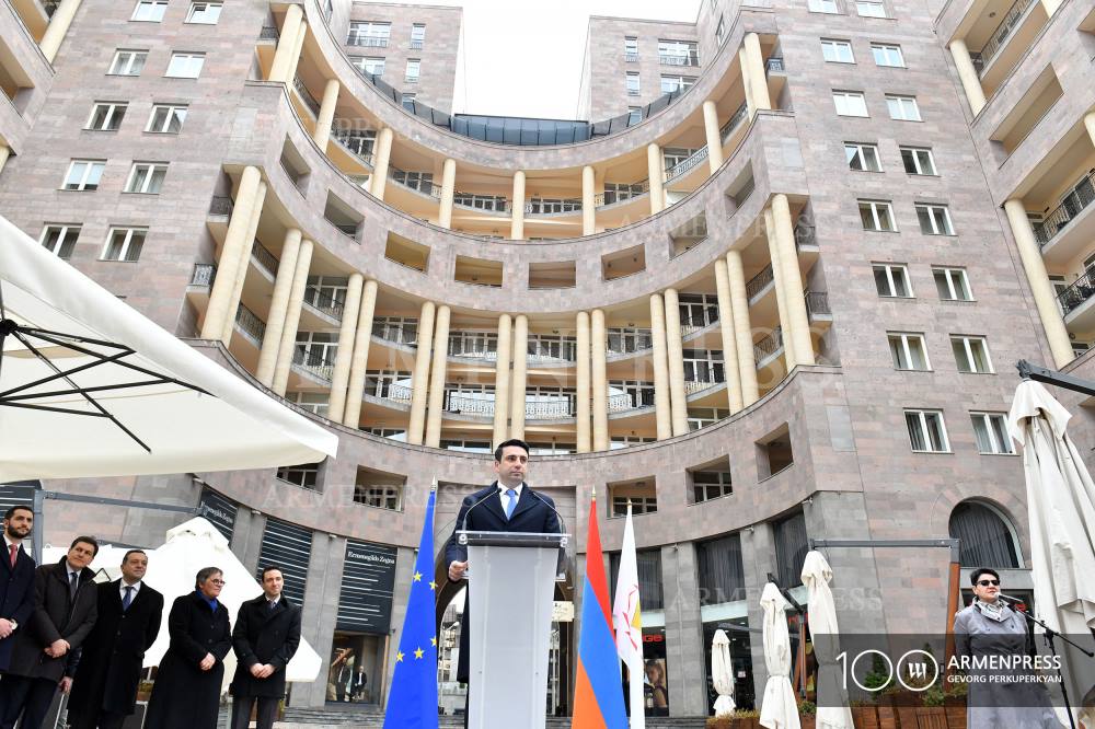 Yerevan’ın kalbinde Avrupa Meydanı açıldı