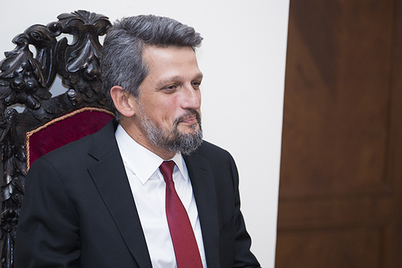 Garo Paylan: "YSK sonuçlarına bakın. Kaybettiler!"