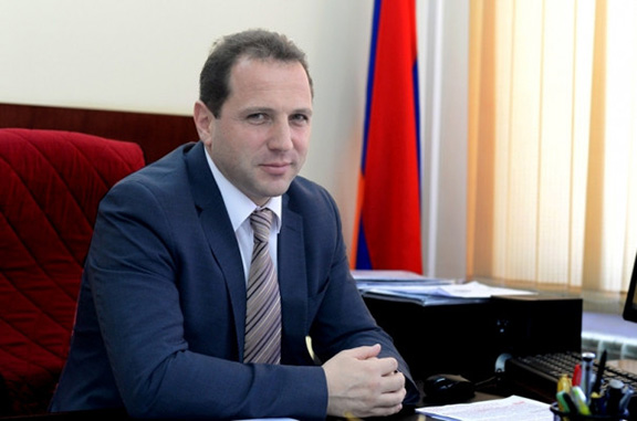 Ermenistan Savunma Bakanı: "Barışa karşı toprak" imkansız, "Yeni savaş: yeni topraklar" mümkün"