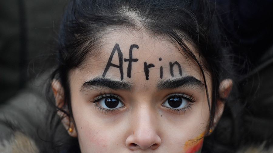 В результате атаки Турции на деревни Африна погиб ребенок
