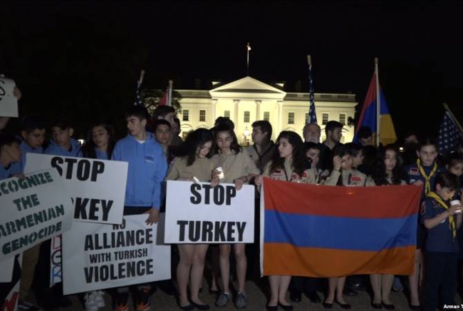 Beyaz Saray önünde Ermeni Soykırımı anısına mum yakma töreni düzenlendi
