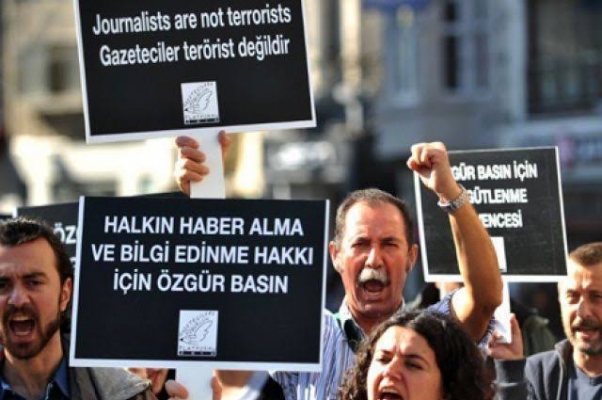 Sınır Tanımayan Gazeteciler Örgütü'nün 2019 raporunda Türkiye 157. Ermenistan ise 61. sırada