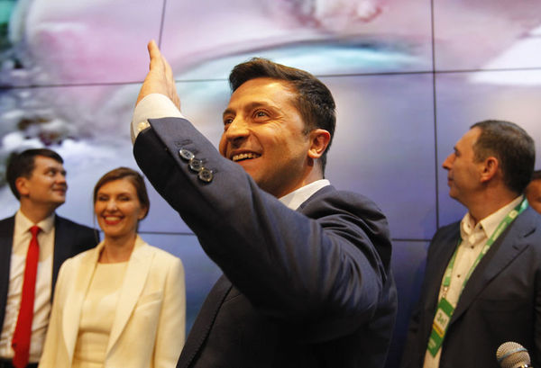 Ukrayna'daki devlet başkanlığı seçimlerinden Vladimir Zelenskiy başarıyla çıktı.