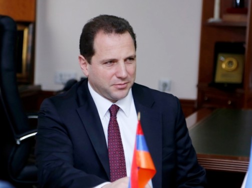 Ermenistan Savunma Bakanı: Azerbaycan ile silahlanma dengesini korumaya değil üstünlük sağlamaya niyetliyiz