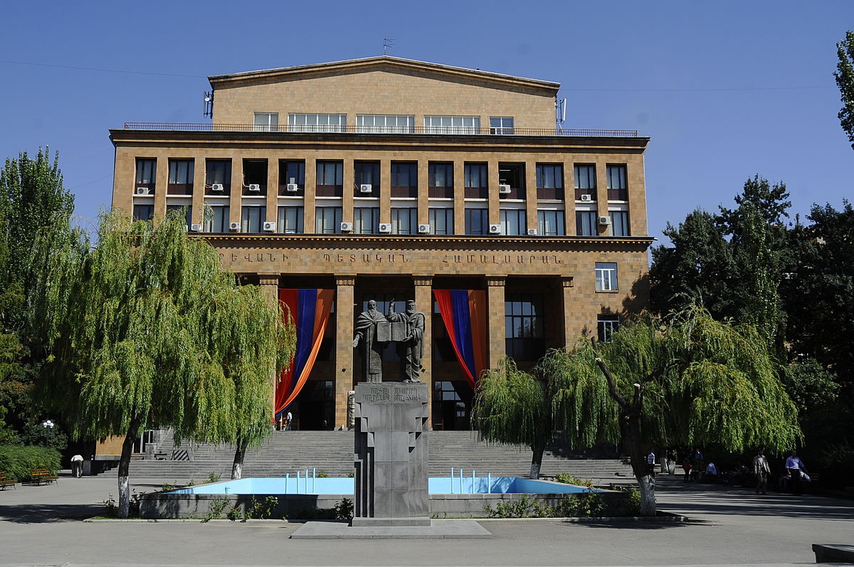 Yerevan Devlet Üniversitesi 100 yaşındadır