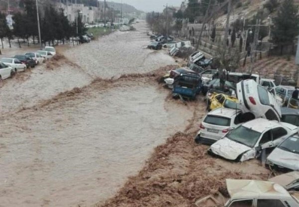 İran'daki fırtına ve şiddetli yağışlarda can kaybı 24'e yükseldi