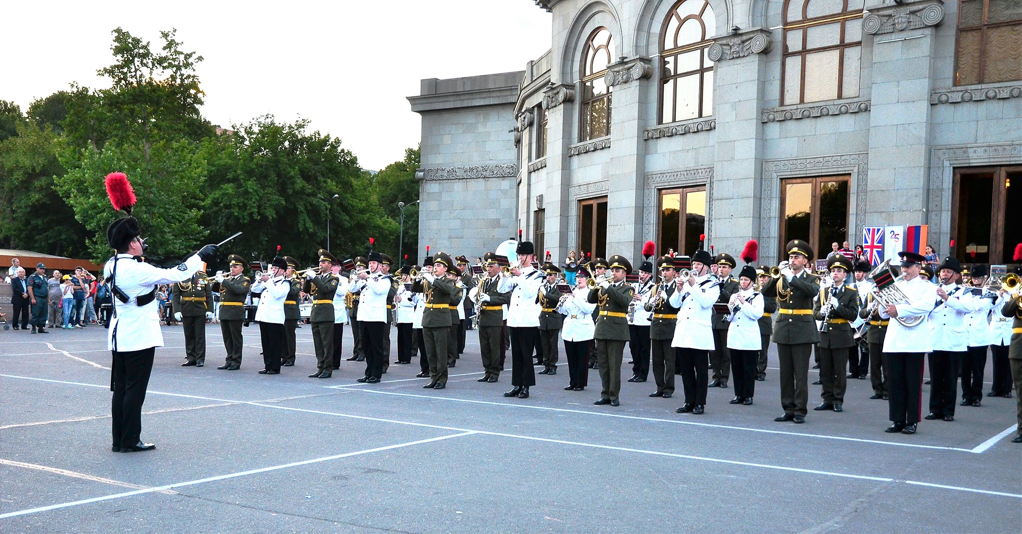 Ermenistan ve Britanya askeri bandoları Yerevan’da ortak konser verecek