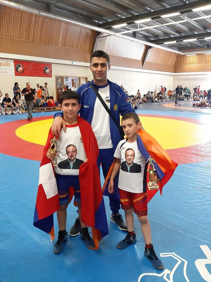 Uluslararas güreş turnuvadan Karabağlı genç sporcular zaferle geri döndü