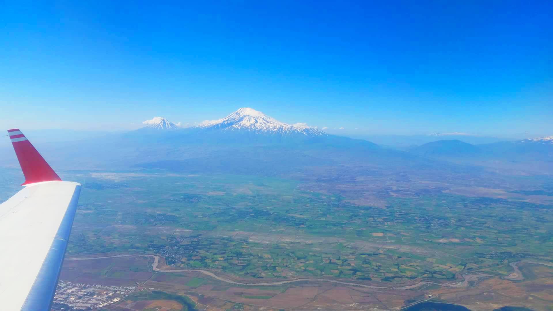 Tarihte bir ilk! Yerevan'dan Van'a ilk direkt uçuş gerçekleşti (video)