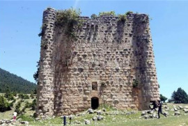 Tarihi Ermeni Sinap kalesine restorasyon talebi