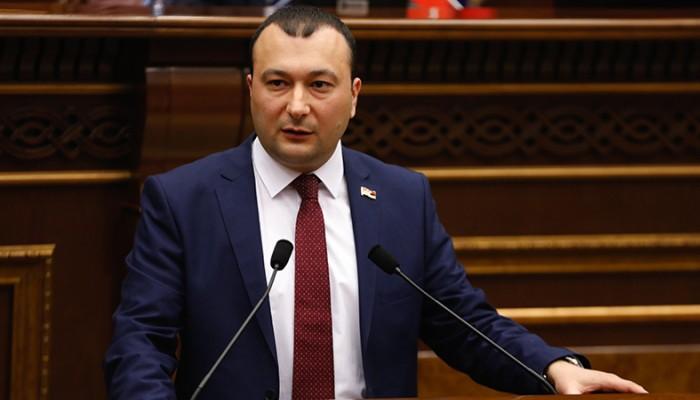 Ermenistan Parlamento Başkan Yardımcısının sorusu: Bakü’ye gitmek mi gitmemek mi doğru?
