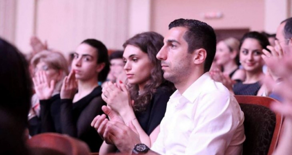 Bugün Ermeni Futbol Yıldızı Henrikh Mkhitaryan'ın düğün günü