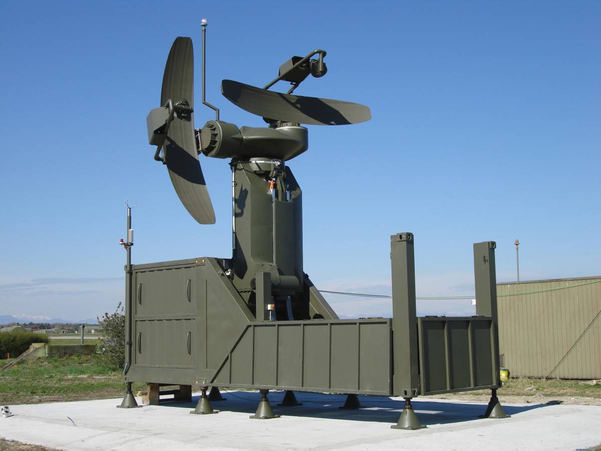 Azerbaycan Fransa ile ortak askeri radar sistemleri üretmek istiyor