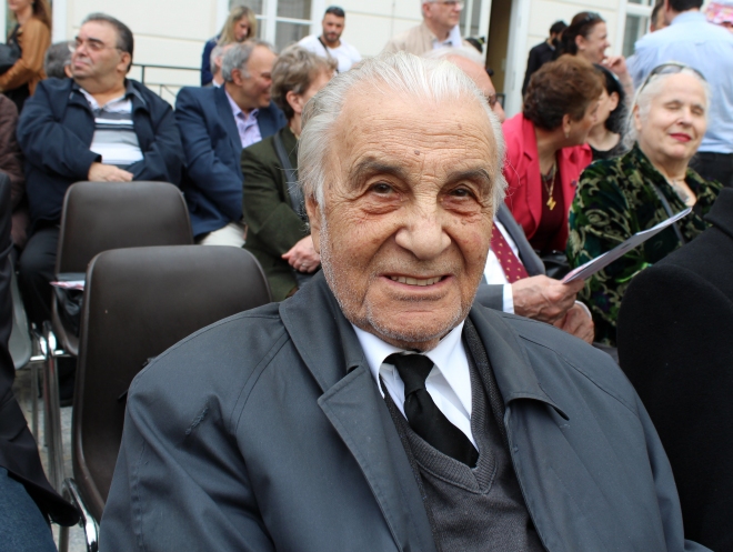 Dünyaca ünlü Ermeni iş adamı 99 yaşında hayatını kaybetti