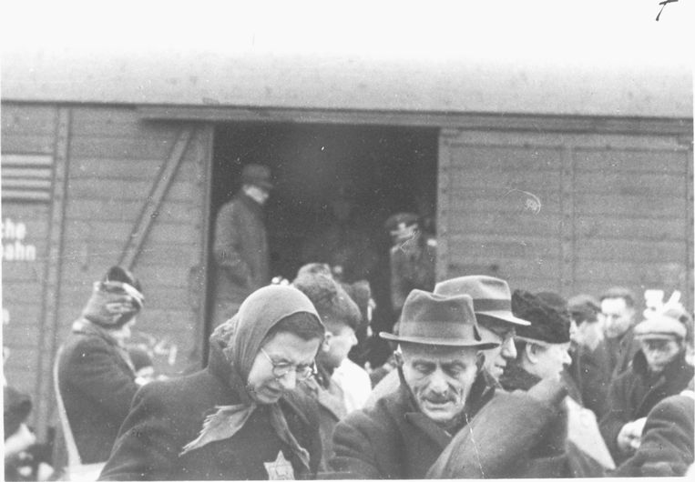 Hollanda demiryolları Yahudi soykırımı kurbanlarına milyonlarca avro ödeyecek