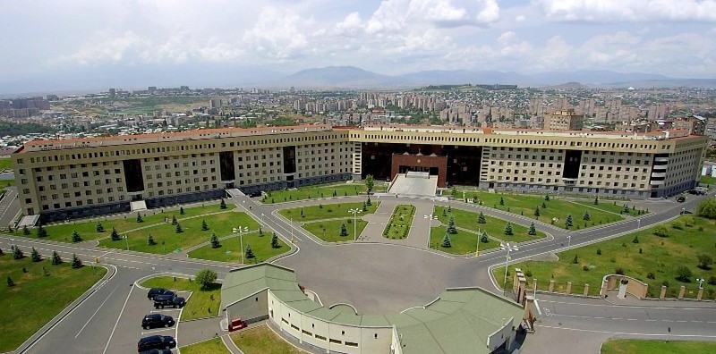 Ermenistan Savunma Bakanlığı Ermeni silahlı kuvvetlerinin ateş açtığına dair Azerbaycan’ın iddialarını yalanladı
