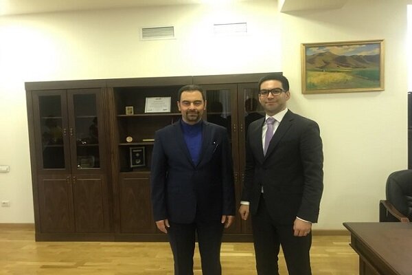 Ermenistan Adalet Bakanı, İran'ın Yerevan Büyükelçisi ile bir araya geldi
