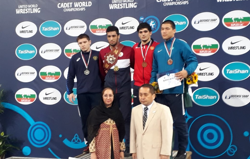 Dünya Gençler Güreş şampiyonasında Ermeni sporcu bronz madalya kazandı (video)