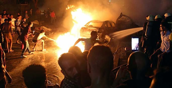 Mısır'da 4 araç yandı: 19 ölü