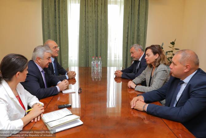 Karabağ Parlamentosu Başkanı, Bulgaristanlı milletvekillerini kabul etti