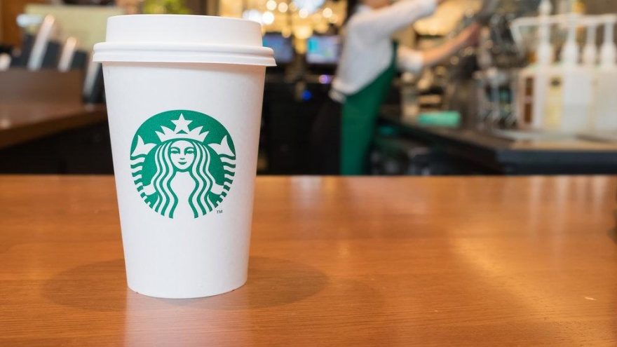 Starbucks’ın başı IŞİD’le dertte… Bardağını gören müşteri şok oldu!