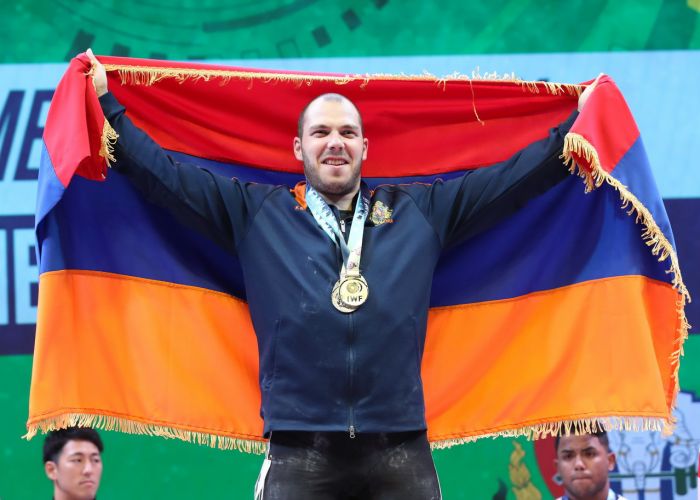 Ermeni halterci Hakob Mkrtçyan dünya şampiyonu oldu