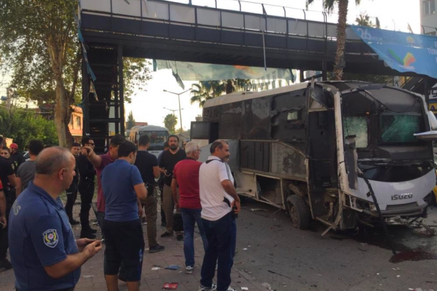 Ադանայում հարձակման է ենթարկվել ոստիկանության արագ արձագանքման ուժեր տեղափոխող ավտոբուսը