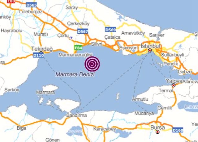 Стамбул "содрогнулся" от мощного землетрясения