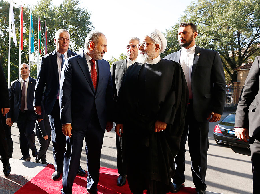Paşinyan ve Ruhani ikili ilişkilerin gelişmesini ele aldılar