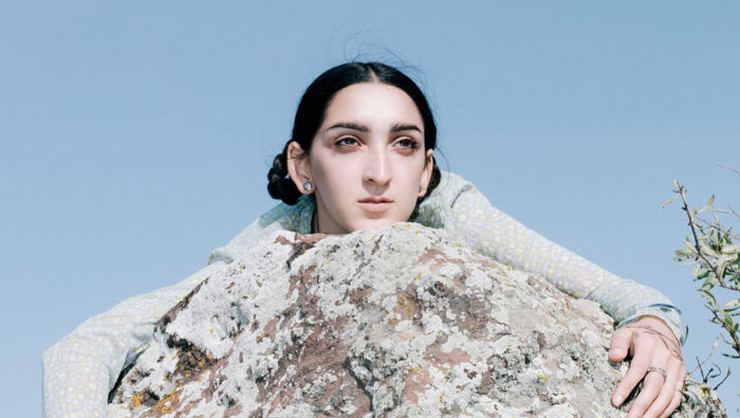 Gucci markasının yeni yüzü Ermeni sanatçı Armine Harutyunyan oldu!