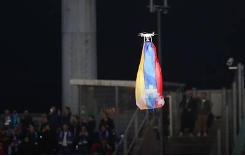 Qarabağ-Dudelange maçında Ermeni bayrağından Azerbaycanlılar histeriye kapıldı (video-foto)