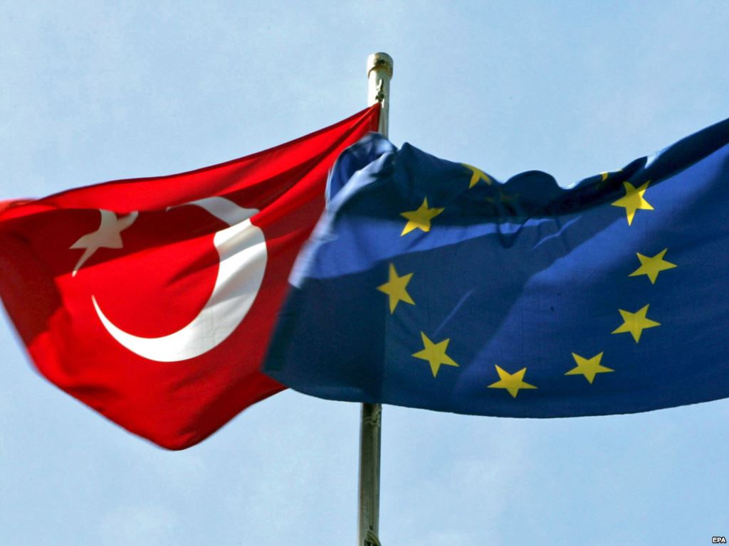 Евросоюз выразил беспокойство из-за воздушной атаки Турции по Сирии